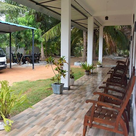 ホテル Wilpattu Lakwin Guest Pahala Maragahawewa エクステリア 写真