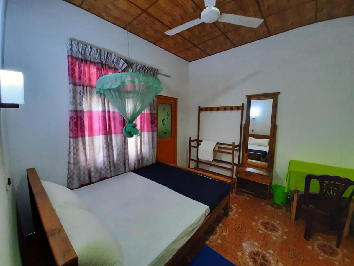 ホテル Wilpattu Lakwin Guest Pahala Maragahawewa エクステリア 写真