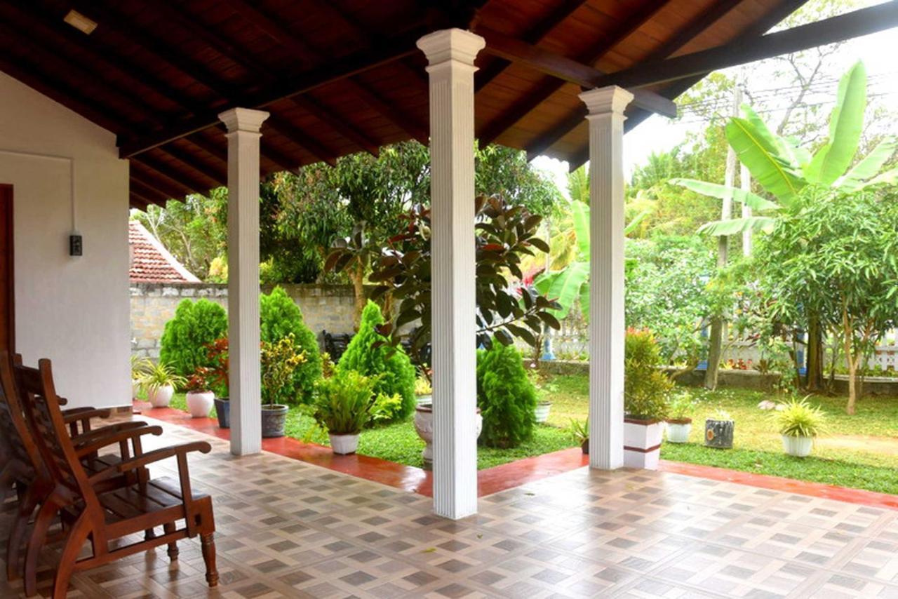 ホテル Wilpattu Lakwin Guest Pahala Maragahawewa エクステリア 写真