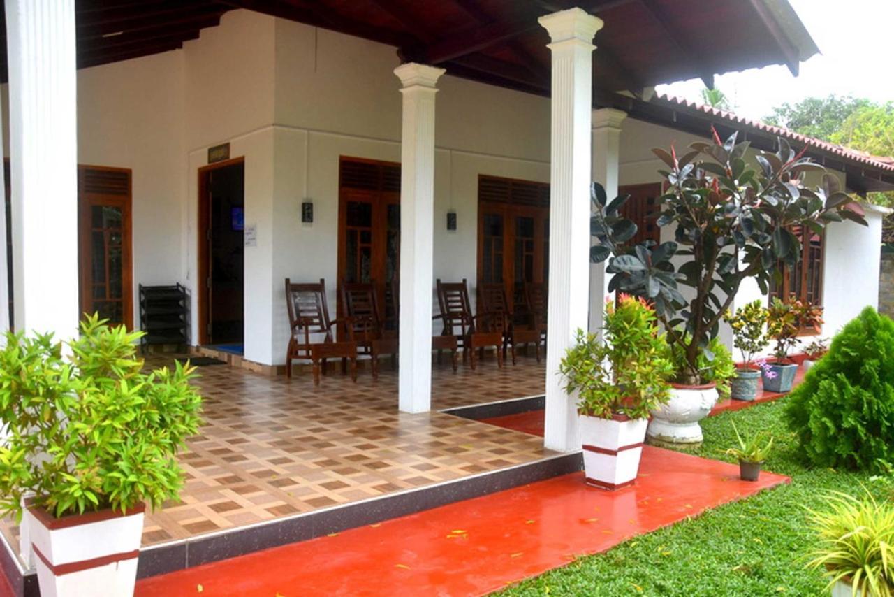 ホテル Wilpattu Lakwin Guest Pahala Maragahawewa エクステリア 写真