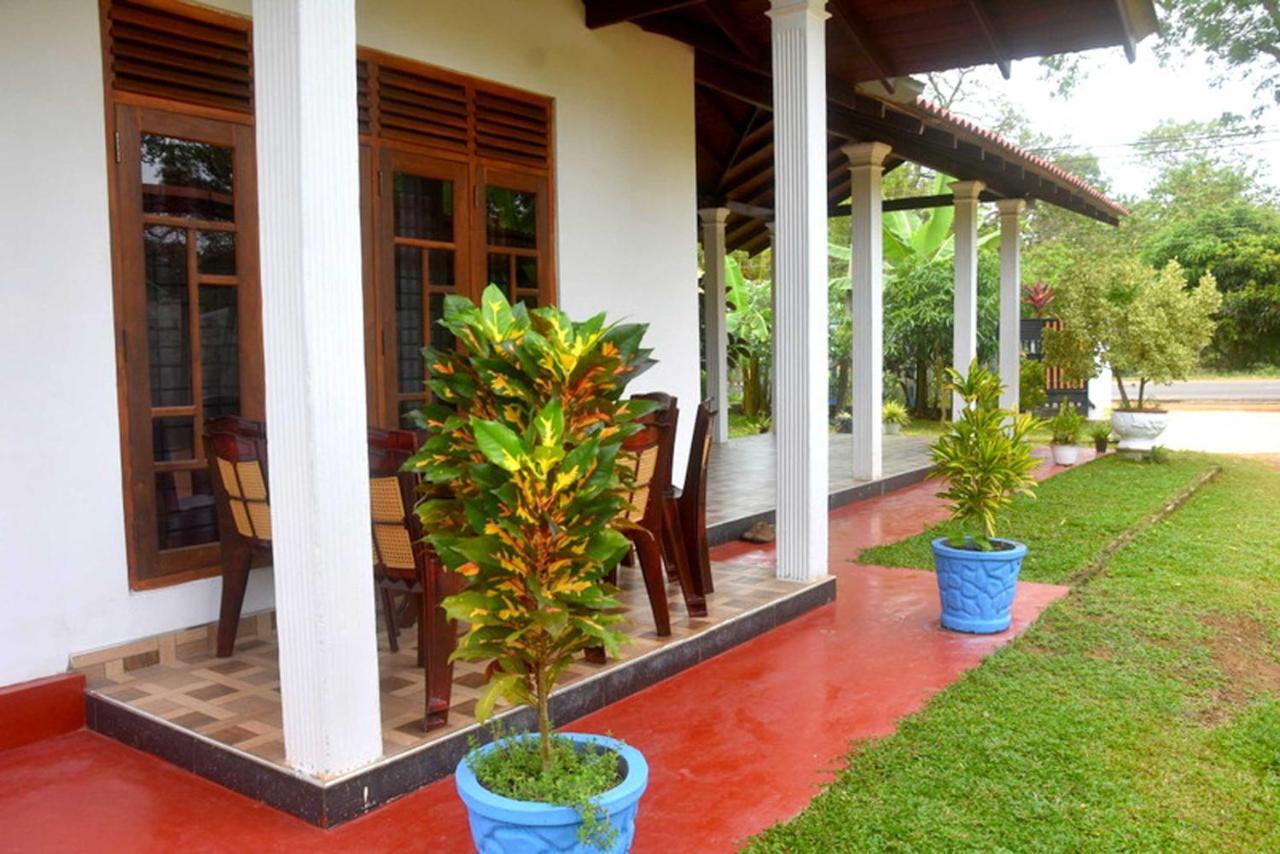 ホテル Wilpattu Lakwin Guest Pahala Maragahawewa エクステリア 写真
