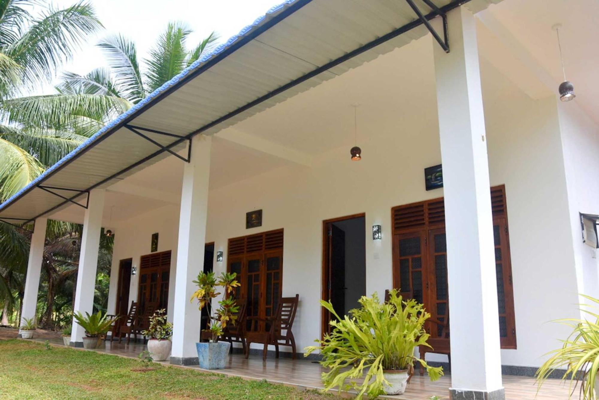 ホテル Wilpattu Lakwin Guest Pahala Maragahawewa エクステリア 写真