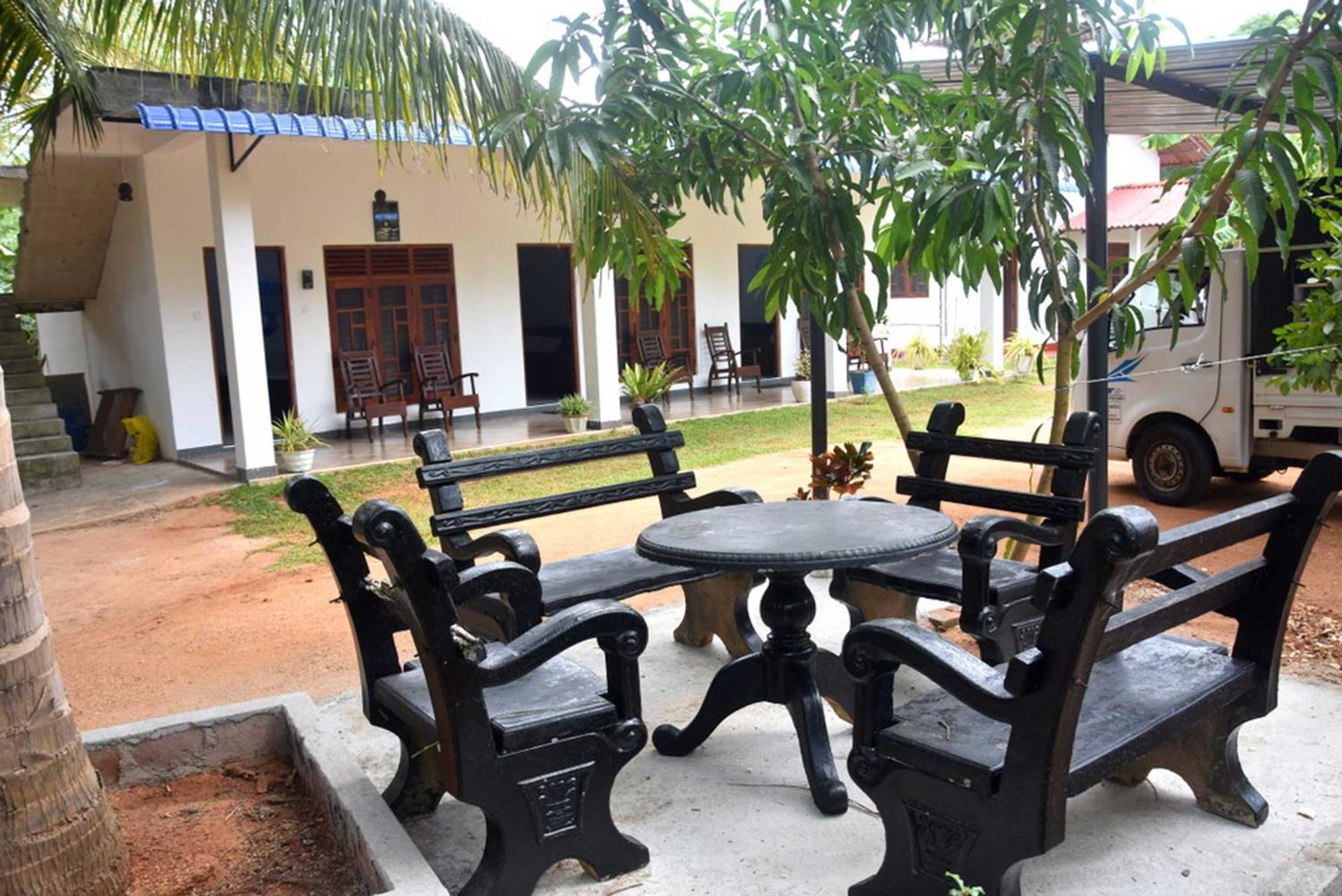 ホテル Wilpattu Lakwin Guest Pahala Maragahawewa エクステリア 写真